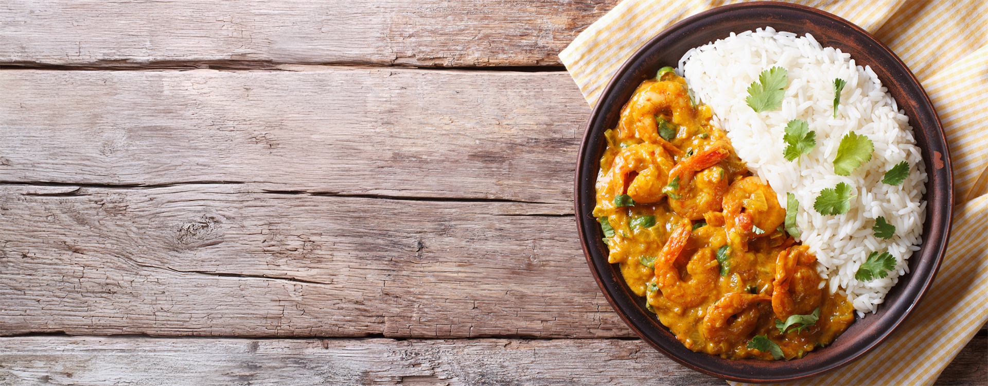 Frango Douro churrasqueira, Portuguese cuisine, grilled chicken, fresh fish, traditional dishes, frango no churrasco, meio frango no churrasco, seekh kebab, hamburger de vaca, hamburger de frango, espetada de peru, bifana, salada, batata frita, arroz, nuggets de frango, coxinhas de frango, rolinho primavera, grilled food, Portuguese flavors, authentic Portuguese food, takeaway, dine-in, best Portuguese restaurant